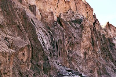 1*** Ölü denizin batı kıyısı. İsrail. Kutsal topraklar.2*** Ölü deniz dünyanın en tuzlu gölüdür. İsrail ve Ürdün arasında yer almaktadır. Tuz, çamur ve temiz şifa hava eşsiz bir kompozisyon ile Güzel uluslararası tatil.