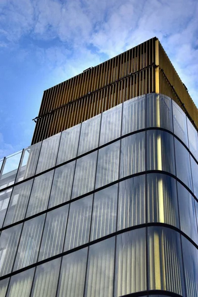 1 * * Prag Çek Cumhuriyeti 'nin başkentidir. Prag 'ın güzelliği bu şehri büyülüyor. Dünyanın en güzel yerlerinden biri. Bohem cazibesi ve ortaçağ mimarisiyle muhteşem Prag büyüsü. Avrupa. 2019 yazı.