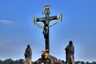 1 * * Prag Çek Cumhuriyeti 'nin başkentidir. Prag 'ın güzelliği bu şehri büyülüyor. Dünyanın en güzel yerlerinden biri. Bohem cazibesi ve ortaçağ mimarisiyle muhteşem Prag büyüsü. Avrupa. 2019 yazı.