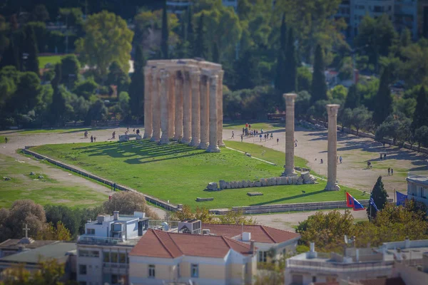 Neigungseffekt von der Akropolis auf den Tempel der olympischen Zeus, Athen — Stockfoto