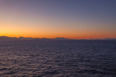 Ege Denizi adaları üzerinde gün batımı