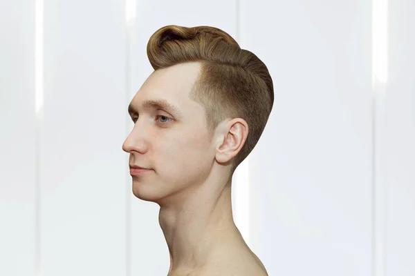 Молодий Імбирний Хлопець Зачіскою Помподору Справжнє Фото Волосся Перукарні Старомодний — стокове фото