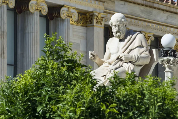 Άγαλμα Του Πλάτωνα Στην Ακαδημία Αθηνών — Φωτογραφία Αρχείου