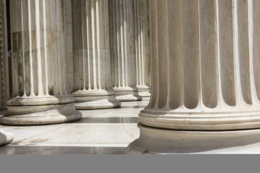 Atina Akademisi Mermer sütunlar