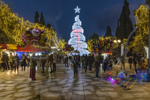 Στην Πλατεία Συντάγματος Χριστουγεννιάτικο Δέντρο Αθήνα Δεκεμβρίου 2018 — Φωτογραφία Αρχείου