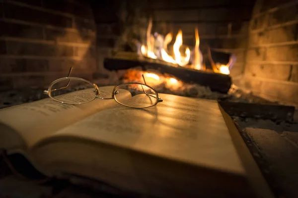 Open Book Glasses Fireplace — Stock Photo, Image