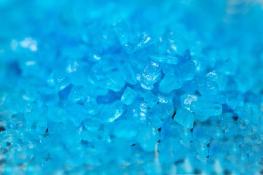 küçük mavi kristaller