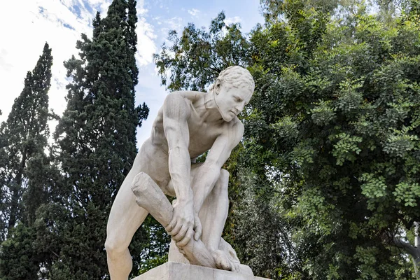 Posąg kruszarki drewna w Atenach — Zdjęcie stockowe