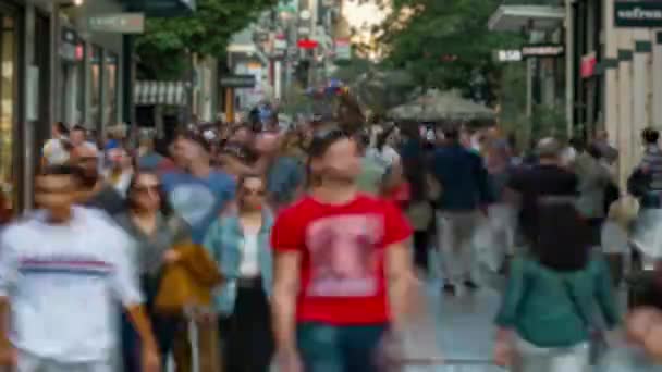 Lapso Tiempo Multitud Personas Caminando Una Calle Concurrida Ciudad — Vídeos de Stock