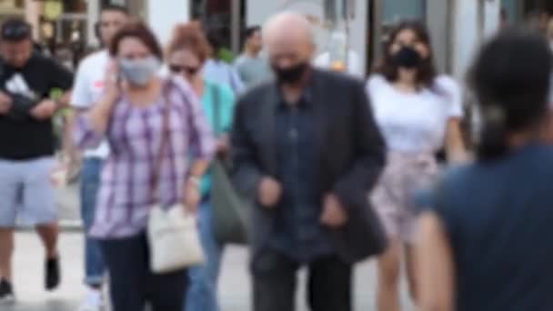 Vidéo Floue Gens Traversant Rue Certains Entre Eux Portant Masque — Video