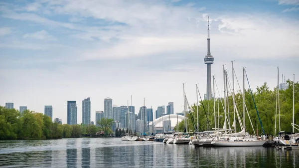 Toronto, Ontario, Kanada / 26 Mayıs 2018: Toronto Waterfront from 