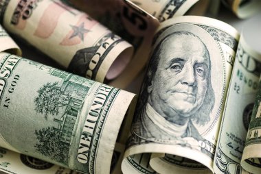 çok fazla Amerikan Doları