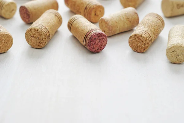 Set Used Wine Bottle Corks Sitting White Table Surface Viewed — Stock Photo, Image
