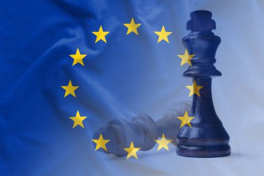 Avrupa Birliği bayrağı adet beyaz olan mağlup nerede arka planda iki satranç ile tam kare görüntülenen