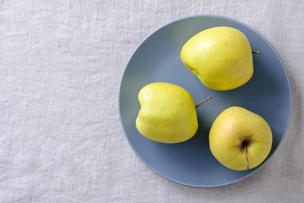 Ful färsk matkoncept med färska äpplen — Stockfoto