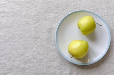 Çirkin gıda kavramı biçimsiz elmalı