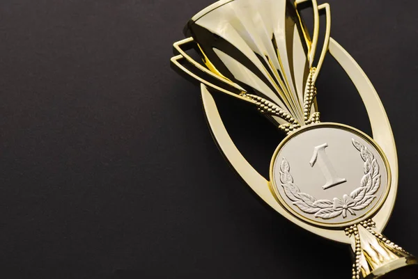 Zlatý medailon na první místo nebo vítěz — Stock fotografie