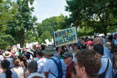 Washington 30 Haziran: Katılımcıların aileler birlikte ait miting, Başkan Trumps ayrılması göçmen çocukların ebeveynleri, 30 Haziran 2018 yılında Washington Dc üzerinde protesto