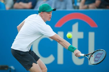Kyle Edmund (Gbr) 1 Ağustos 2018 yılında Washington Dc Citi açık tenis turnuvasında Andy Murray (Gbr) düşüyor