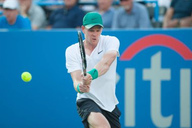 Kyle Edmund (Gbr) 1 Ağustos 2018 yılında Washington Dc Citi açık tenis turnuvasında Andy Murray (Gbr) düşüyor