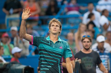 Alexander Zverev (Ger) onun kazanmak sonra Malek Jaziri (Tun) Citi açık tenis turnuvasında 1 Ağustos 2018 yılında Washington Dc üzerinde kutluyor