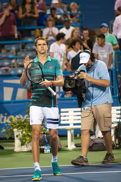 Alexander Zverev Ger Celebra Después Derrotar Hermano Mischa Zverev Ger — Foto de Stock