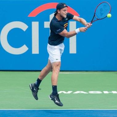 Denis Kudla (ABD) 4 Ağustos 2018 yılında Washington Dc Citi açık tenis turnuvası Andrey Rublev (Rus) düşüyor