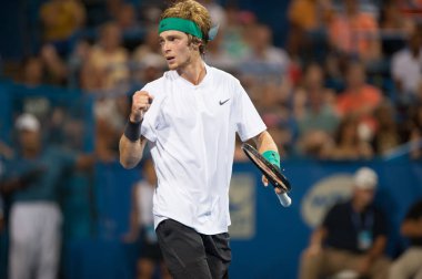 Andrey Rublev (Rus) Alex de Minaur (Aus) için yarı finalde Citi açık tenis turnuvası 4 Ağustos 2018 yılında Washington Dc düşüyor