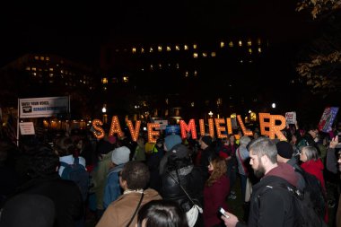Kimse katılımcılar yukarıda Kanunu ralli, 8 Kasım 2018 soruşturmamızda Washington DC'de show özel danışmanı Robert Muellers için destek
