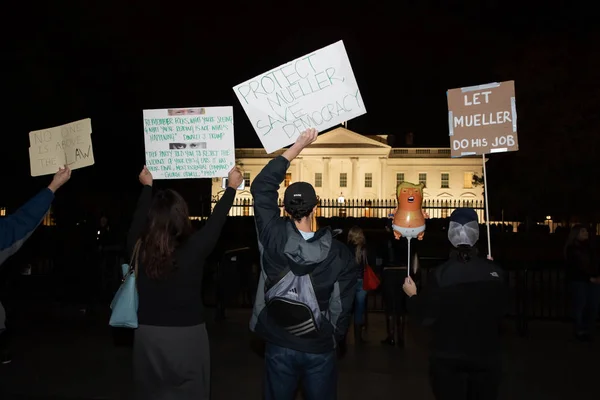 Participants Nobody Law Rally Show Support Special Counsel Robert Muellers — Stock Photo, Image