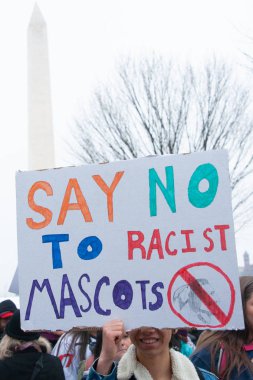 Katılımcılar ilk hiç yerli halklar Mart ayında Washington, Dc üzerinde 18 Ocak 2019