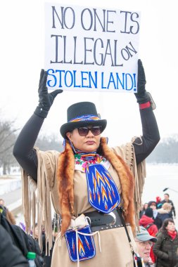 Katılımcılar ilk hiç yerli halklar Mart ayında Washington, Dc üzerinde 18 Ocak 2019