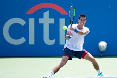 Thai-Son Kwiatkowski (ABD) Victor Troicki (SRB, resimde değil) 28 Temmuz 2019 Washington DC Citi açık tenis turnuvası eleme turlarında yendi