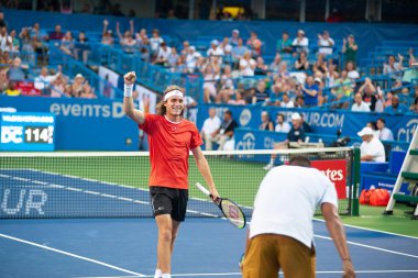 Nick Kyrgios ve Stefanos Tsitsipas (GRE) kendi çiftler sırasında Washington 'da Citi açık tenis turnuvasında maç, DC 29 Temmuz 2019