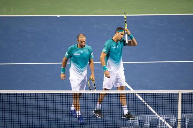 Juan Sebastian Cabal ve Robert Farah (col) onların çift sonra Washington 'da Citi açık tenis turnuvası kazanmak, DC 29 Temmuz 2019.