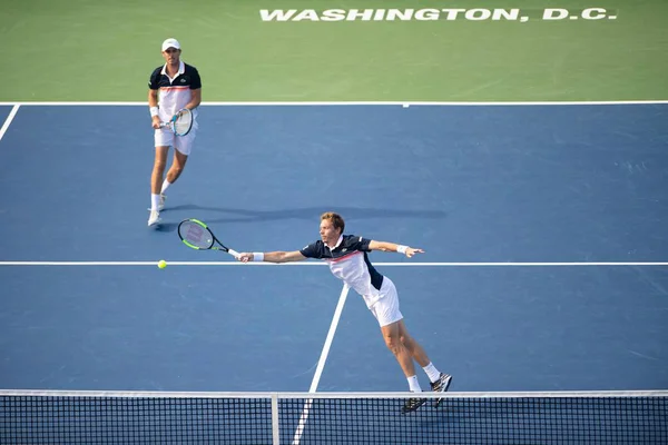 Ніколя Махат Едуард Роджер Васелін Fra Парті Грають Citi Open — стокове фото