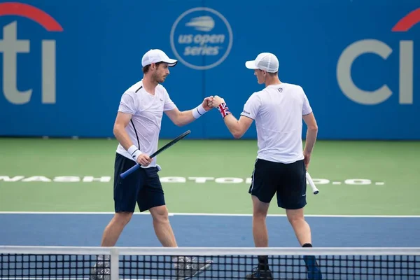Andy Murray Und Jamie Murray Gbr Besiegen Nicolas Mahut Und — Stockfoto