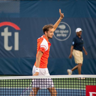 Daniil Medvedev (Rus), 1 Ağustos 2019'da Washington Dc'de düzenlenen Citi Open tenis turnuvasında Frances Tiafoe'yu (ABD, resimde yok) yendikten sonra kutlama yapıyor.