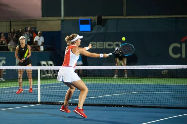 American Caty Mcnally Grze Podwójnej Turnieju Tenisowym Citi Open Sierpnia — Zdjęcie stockowe