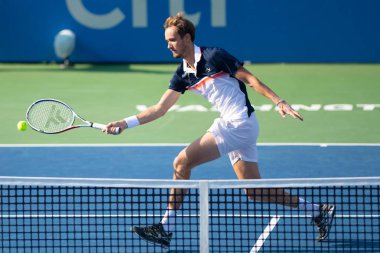 Daniil Medvedev (Rus), 4 Ağustos 2019'da Washington Dc'de düzenlenen Citi Open tenis turnuvasının finalinde Nick Kyrgios'a (Aus, resimde değil) düşüyor.