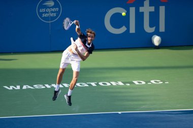 Daniil Medvedev (Rus), 4 Ağustos 2019'da Washington Dc'de düzenlenen Citi Open tenis turnuvasının finalinde Nick Kyrgios'a (Aus, resimde değil) düşüyor.