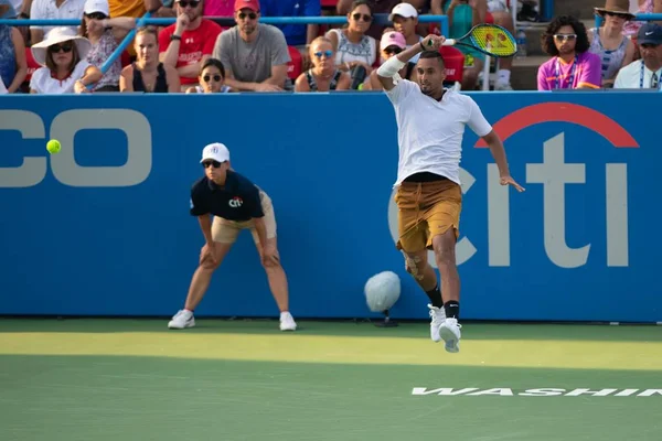ニック キルギオス オース がダニエル メドヴェージェフ 写真ではない を破り 2019年8月4日にワシントンDcで開催されるシティ オープンテニストーナメントで優勝 — ストック写真