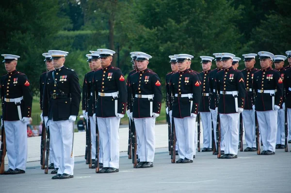 Marine Corps Sunset Parade Felvázoló Silent Drill Platoon — Stock Fotó