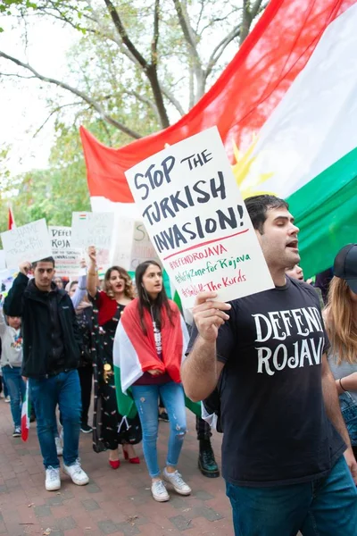 Protestujący Zbierają Się Bronić Kurdów Przeciwstawić Inwazji Indyków Rojavę Białym — Zdjęcie stockowe