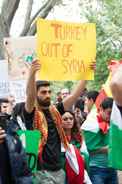 Manifestantes Manifiestan Para Defender Los Kurdos Oponerse Invasión Turca Rojava —  Fotos de Stock