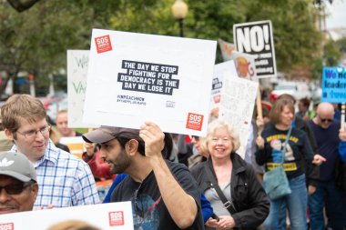 Türk uyruklular, 13 Ekim 2019 'da Washington, DC' deki Pkk terör örgütünü kınamak üzere Beyaz Saray önünde toplandılar