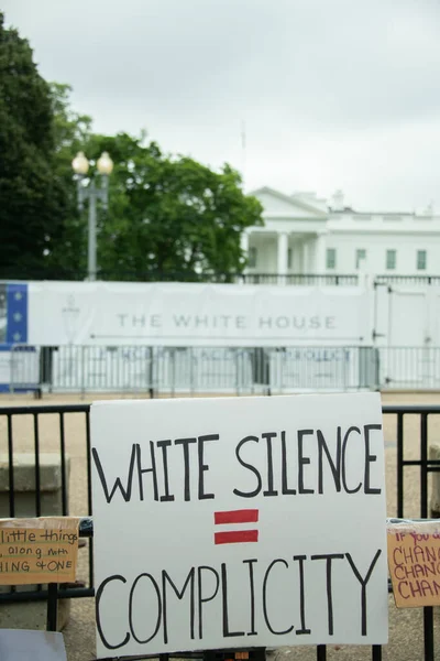 Σημάδια Μπροστά Από Λευκό Οίκο Δείχνουν Υποστήριξη Για Κίνημα Black — Φωτογραφία Αρχείου