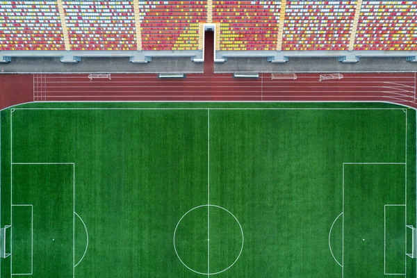 Vista Aérea Superior Estádio Aberto Campo Futebol Cortado Faixas Vermelhas — Fotografia de Stock