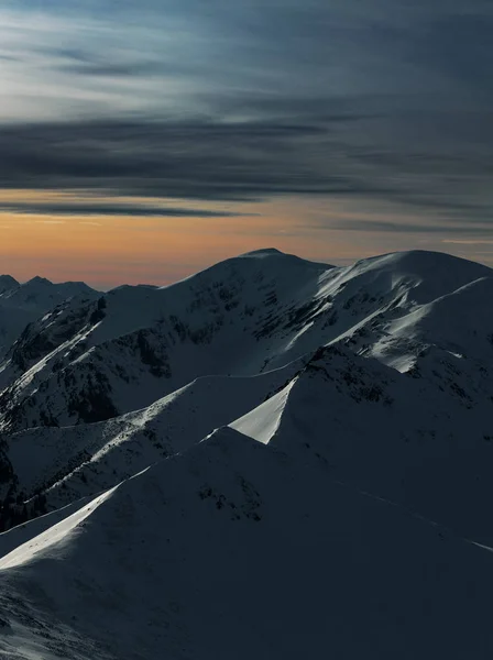 Kış Dramatik Yatay Günbatımı Üzerinde Tatra Dağları Zakopane Polonya — Stok fotoğraf