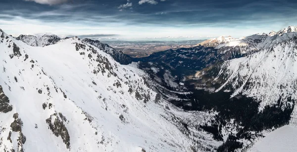 ザコパネ ポーランド タトラ山脈のある冬景色 — ストック写真